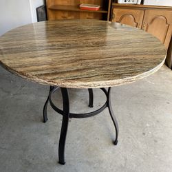 Round Table 