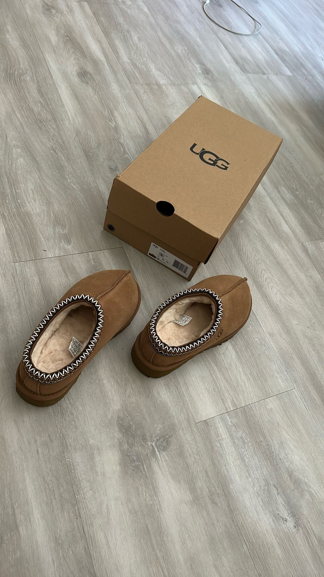 UGGS TASMAN
