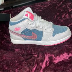 Air Jordan 1 MID
