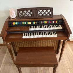 Lowrey Organ 