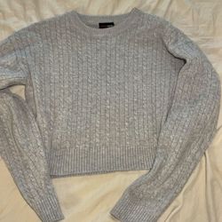Grey Cable Knit Cropped Sweater Size Small $10