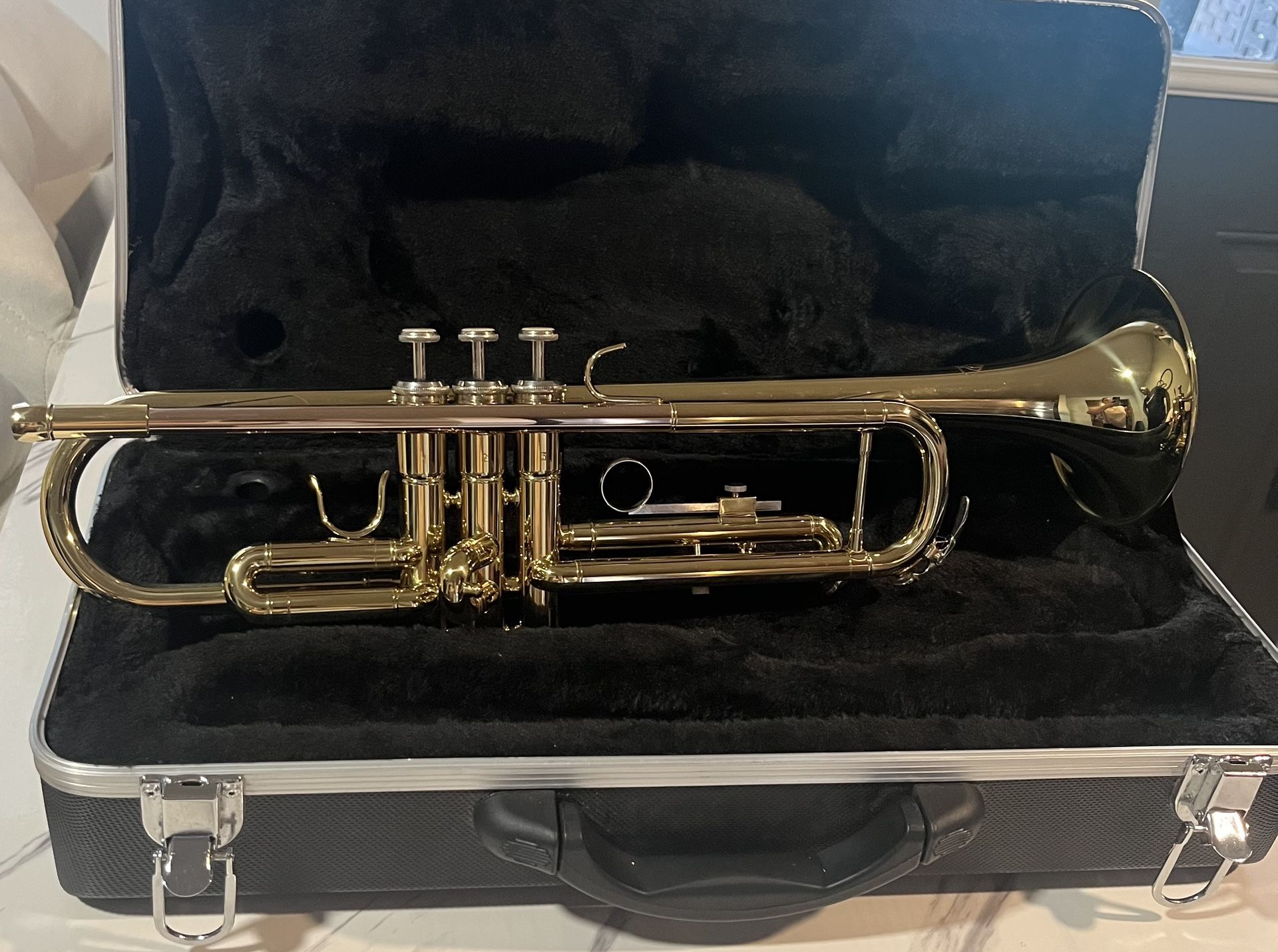 Etude Trumpet With Case