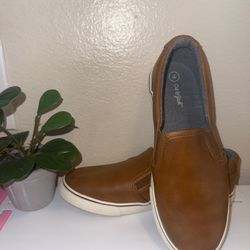 Boys Tan Shoes Size 4 