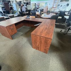 U- Shaped Desk
