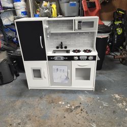 Kids Play Kitchen