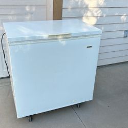 Frigidaire Freezer Chest