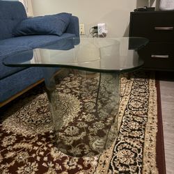 abstract glass coffee table - solid clear glass 1/2” thick - very good condition