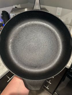 Cephalon cast iron skillet