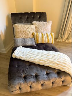 Duchess Chaise Lounge