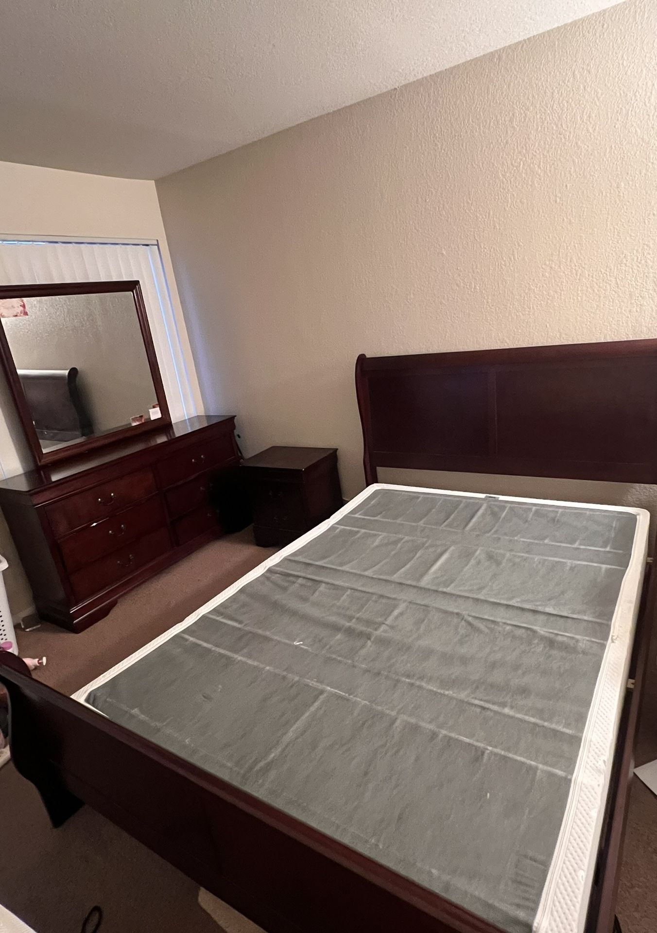 Queen Bedroom Set