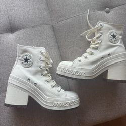 Converse Chuck 70 De Luxe Heel Sneaker - Women's