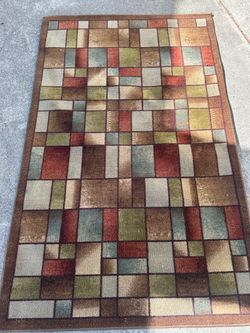 Free rug.  8’x5’.   Excellent condition.