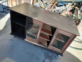 Nice tv stand