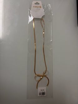 It Girl Gold Herringbone Bow Necklace