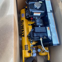 8 Gallons Dewalt Air Compressor 