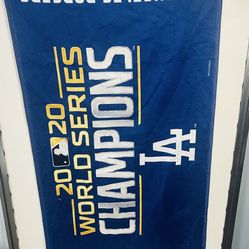 LA Dodgers reversible towel banner