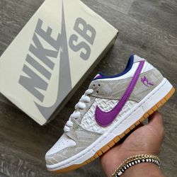 Rayssa Leal x Nike SB Dunk Low (size 5/6.5W)