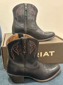 Ariat Black Leather Western Ankle Boots  Women’s Size 7B