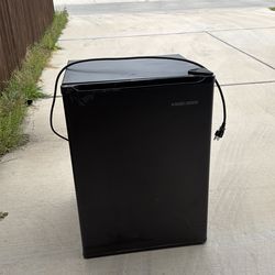 Mini Black & Decker fridge