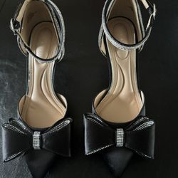 Kelly & Katie black Heels Size 6.5