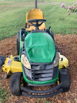 John Deere D170 Riding Lawn Mower