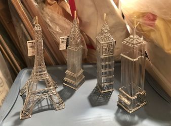 Doodles Destinations Architecture Statues