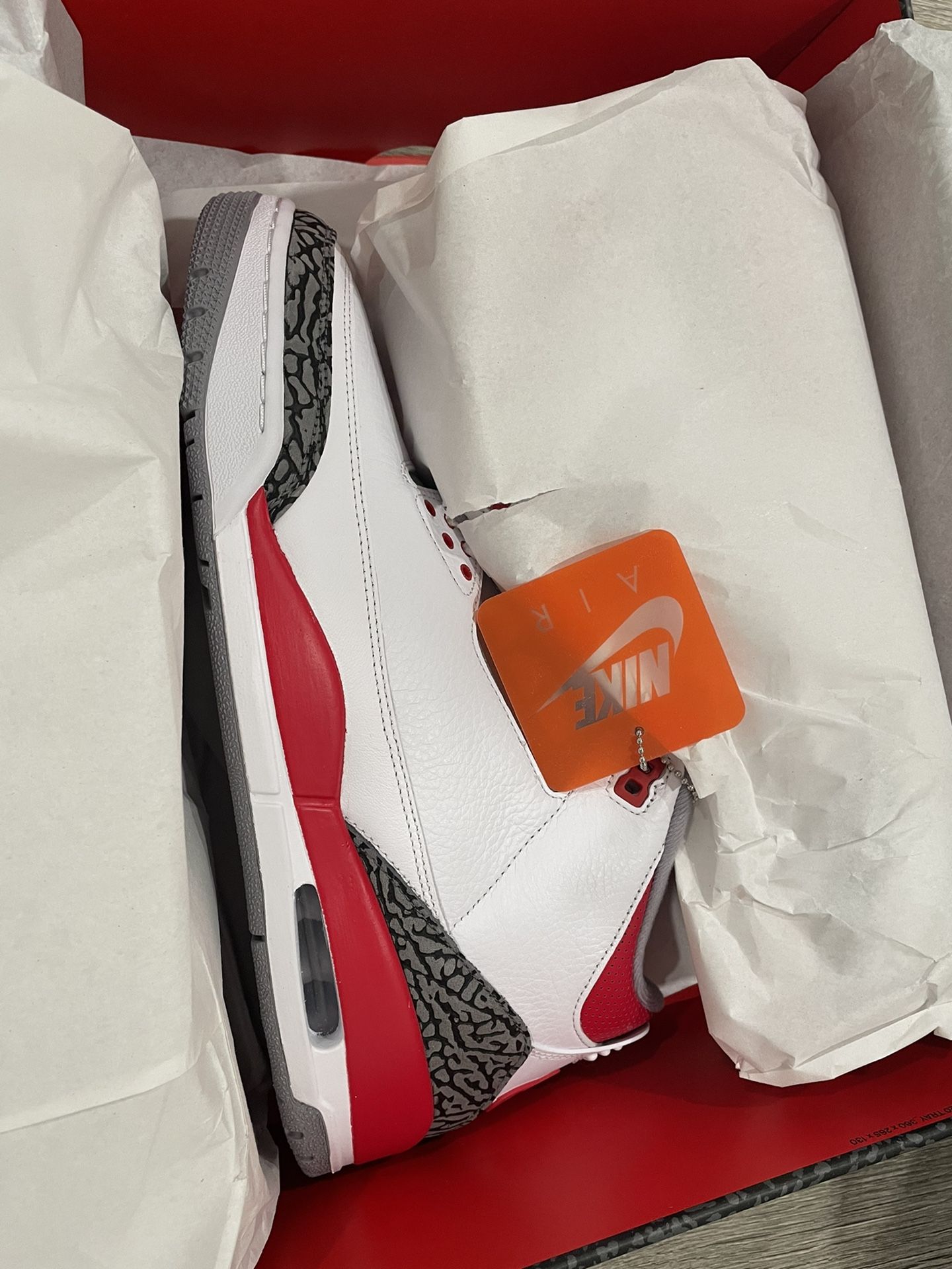 Nike Air Jordan 3 Retro Cardinal Red White Light Curry