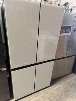 New Samsung white refrigerator bespoke four doors 29 cu ft