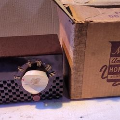 Vintage Motorola Model 5R1 Radio in original box 