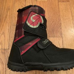 KID Burton Grom Snow Boots Red Plaid Youth US Size 2 with DynoLITE 