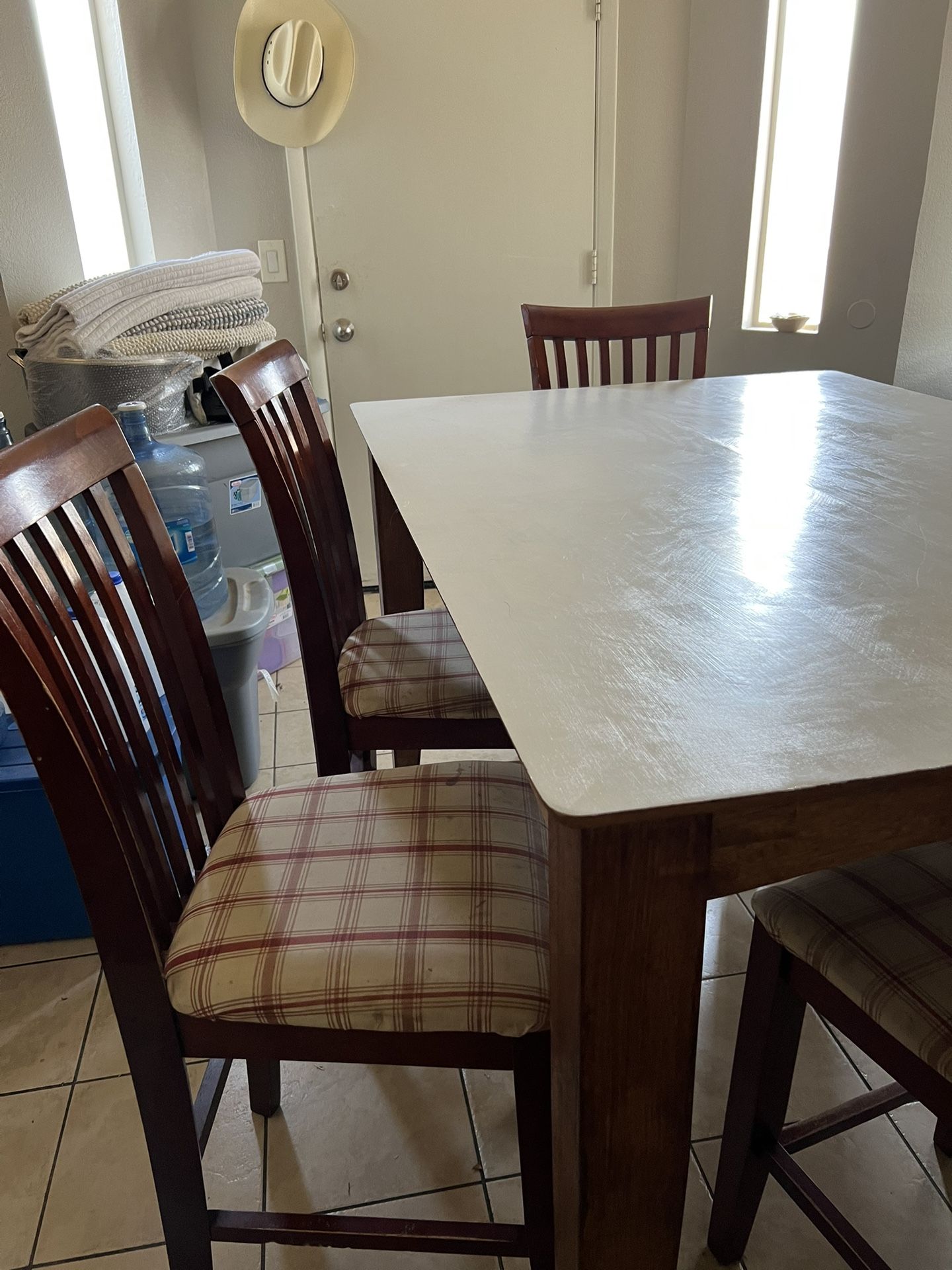 Dining Table W 6 Chairs