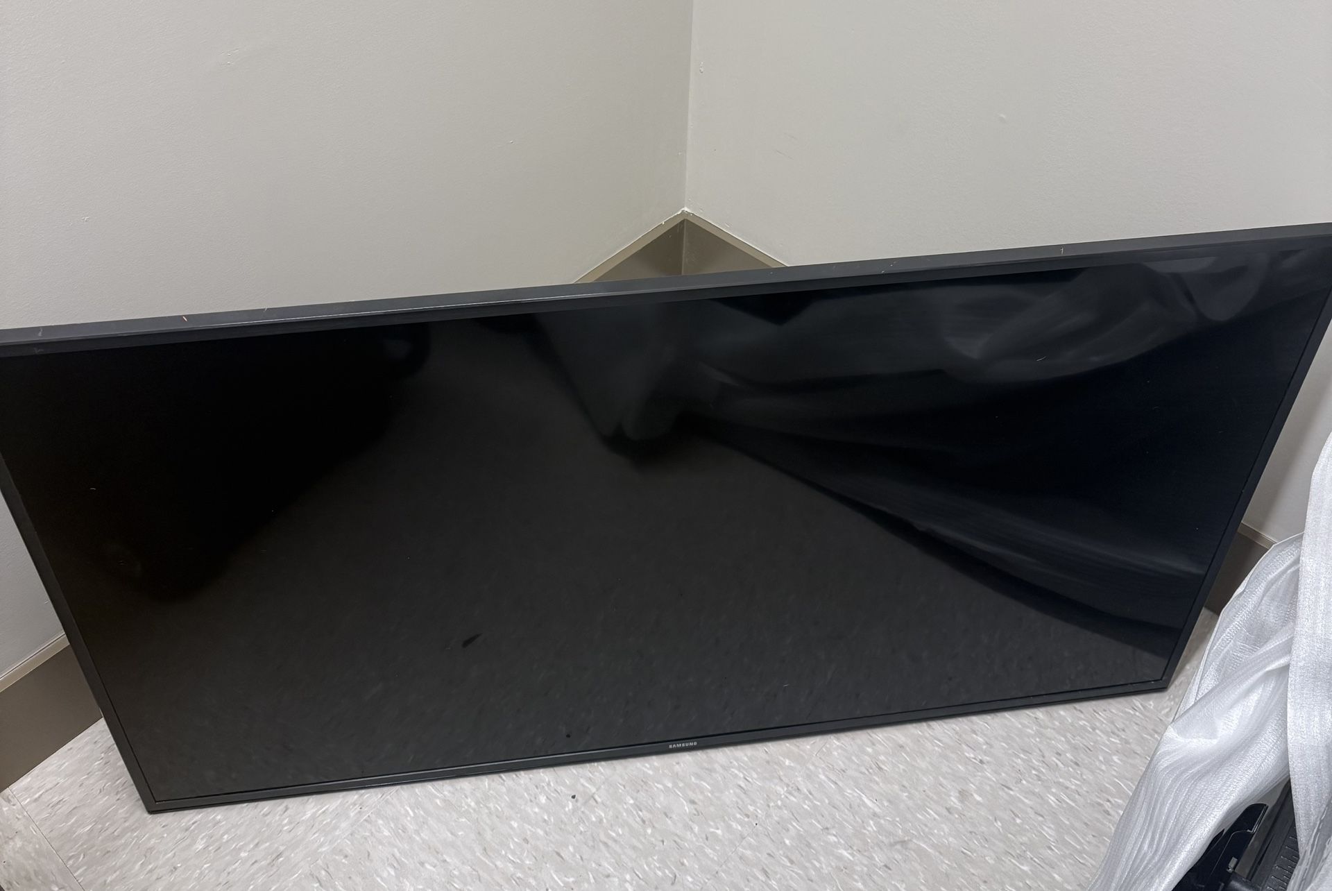 Samsung Tv 50" MU6070 Smart 4K UHD TV