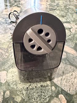 Electric pencil sharpener