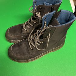 Dr. Martens Youth Size 4