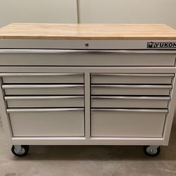 Yukon Toolbox, Like New, On Casters White With Solid Wood Top