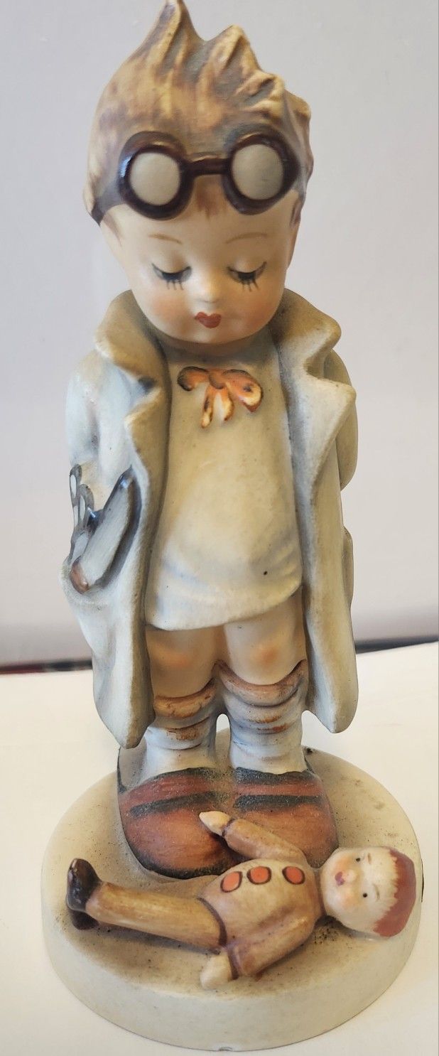 Vintage Hummel The Doctor #127
