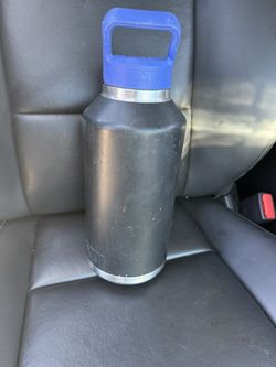 Used Yeti 64oz