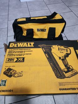 Dewalt  15 finish nailer kit