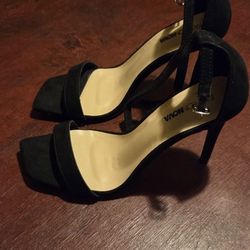Fasion Nova Black High Heel Ankle Strap Sandals Size 9