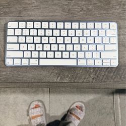 Apple keyboard