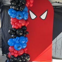 Spiderman Balloon Garland With Backdrop
