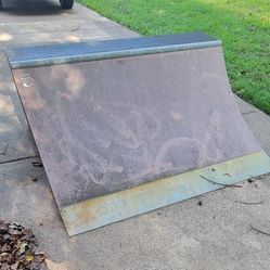6ft Quarter Pipe - Skatelite