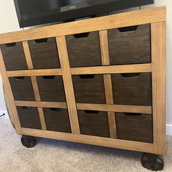 ****BEAUTIFUL**** Accent Table/storage/media Cabinet