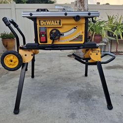 Dewalt 10" Table Saw With Folding Stand 