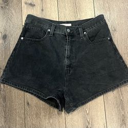 Levi Mom Shorts 