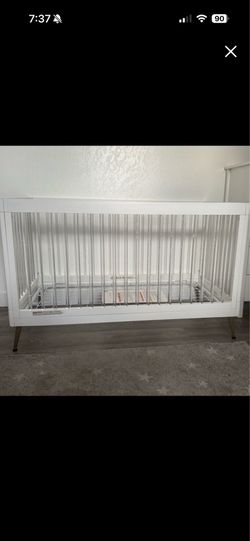 Brand new crib