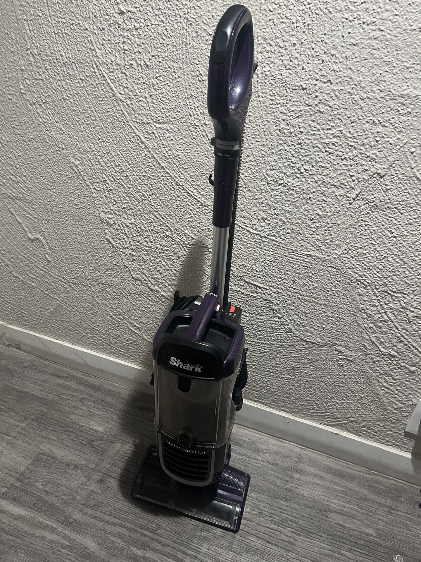 Shark Navigator Swivel Pro Upright Vacuum Cleaner Color Purple. Used-Works Good