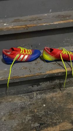 Messi soccer shoes