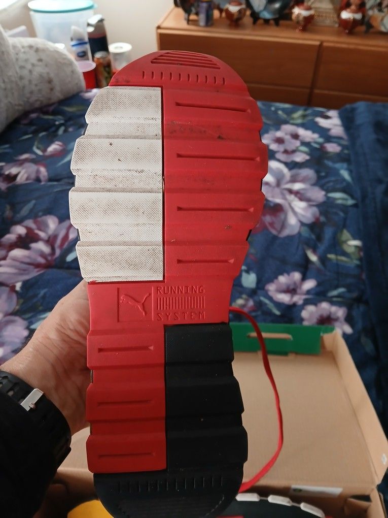 Shoe