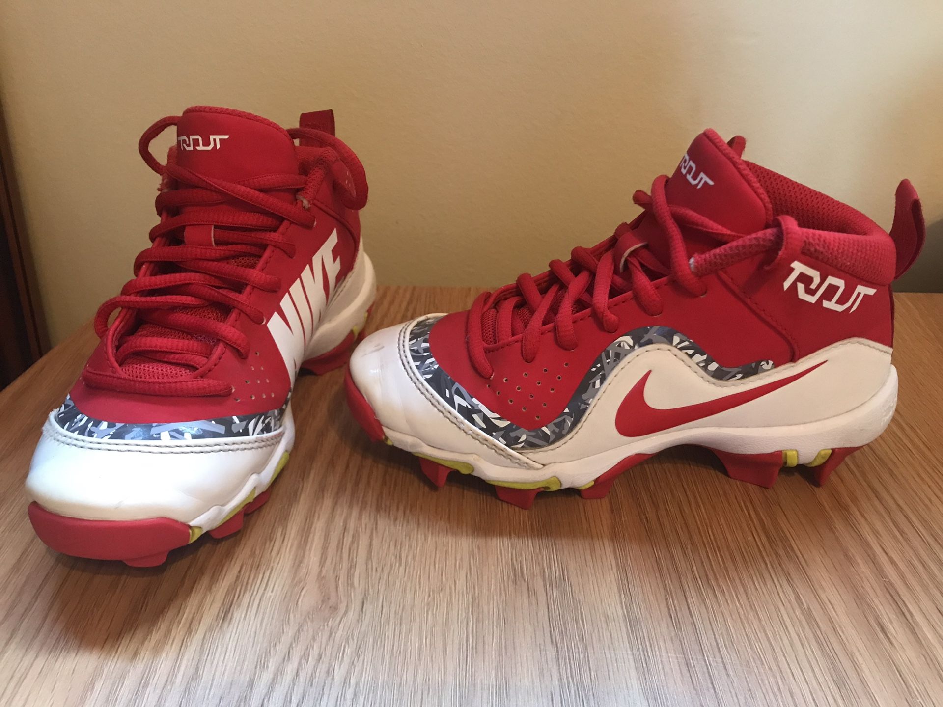 Mike Trout Youth Baseball Shoes/Cleats for Sale in Munster, IN OfferUp